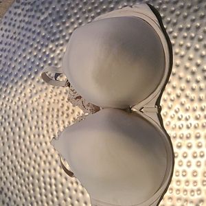 Body by Victoria front clasp bra